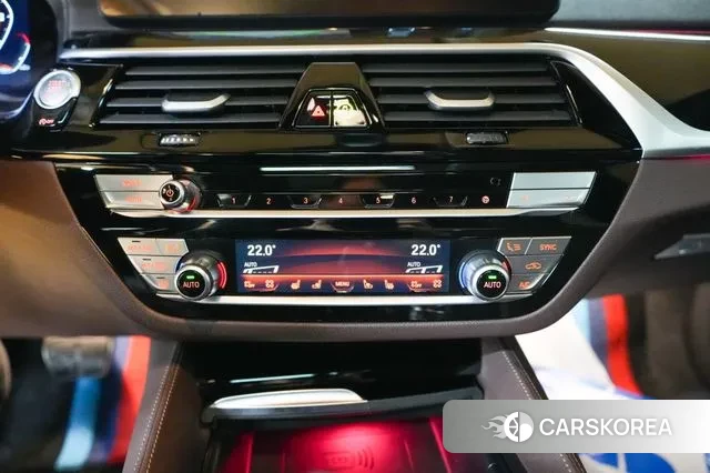 BMW 5 Series (G30) 2022 Черный из Кореи, фото 3