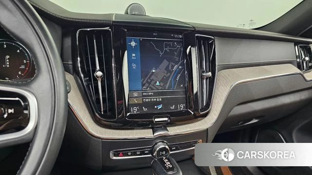 Volvo XC60 second Generation 2018 Белый из Кореи, фото 3
