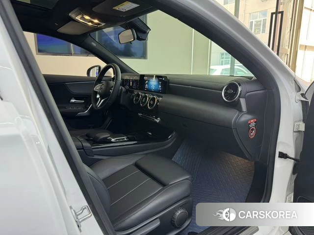 Mercedes-Benz Class A 2022 Белый из Китая, фото 3