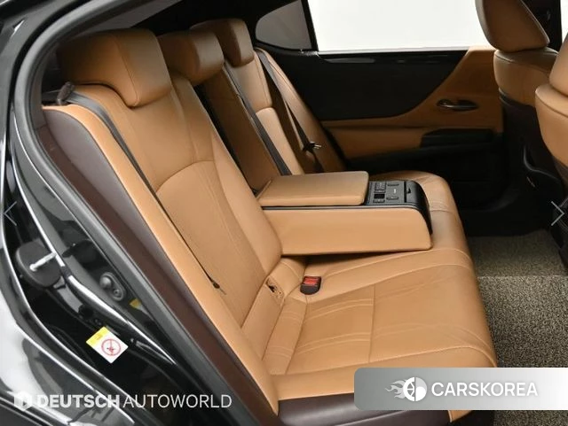 Lexus ES300h 7th generation 2019 Черный из Кореи, фото 3