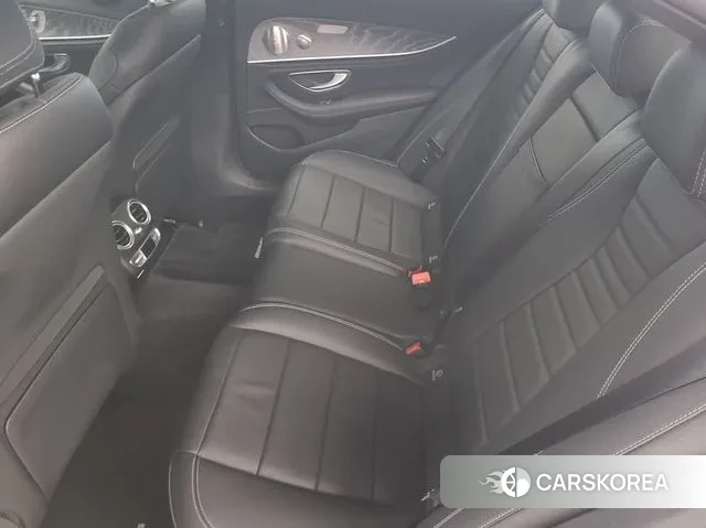 Mercedes-Benz E-Class W213 2022 Серебряный из Кореи, фото 3