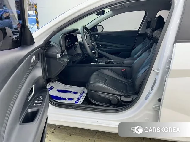 Hyundai The New Avante (CN7) 2024 Белый из Кореи, фото 3