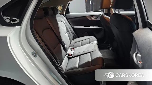 Kia The New K3 2nd generation 2022 Белый из Кореи, фото 3