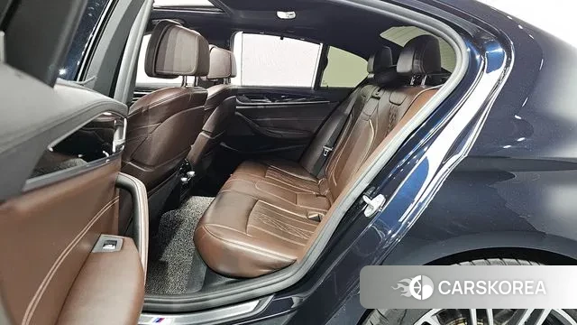 BMW 5 Series (G30) 2018 Черный из Кореи, фото 3