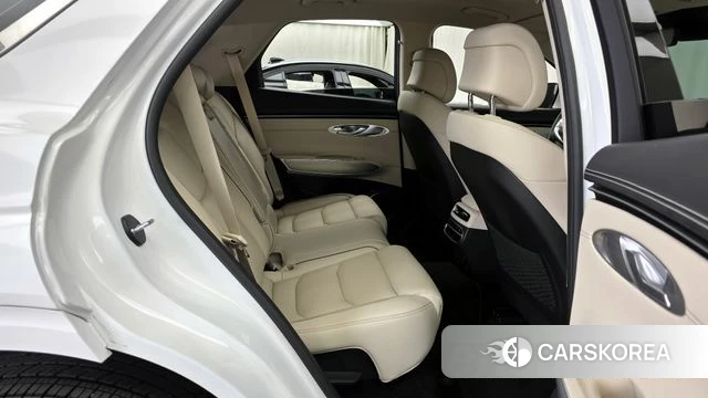 Genesis GV70 2023 Белый из Кореи, фото 3