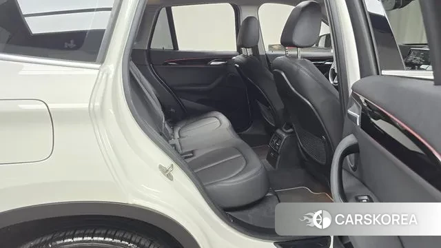 BMW X1 (F48) 2021 Белый из Кореи, фото 3