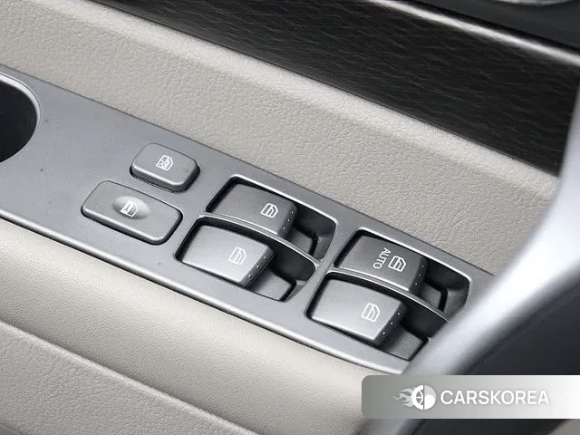 Ssangyong Korando Turismo 2018 Черный из Кореи, фото 3