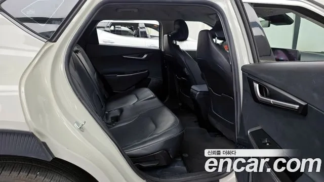 Kia EV6 2023 Жемчужный цвет из Кореи, фото 3