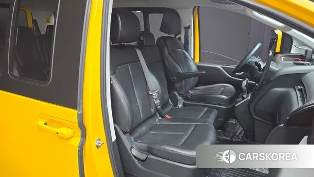 Hyundai Staria 2022 Желтый из Кореи, фото 3