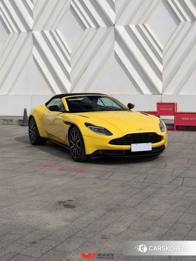 Aston Martin DB11 2021 Желтый из Китая, фото 3