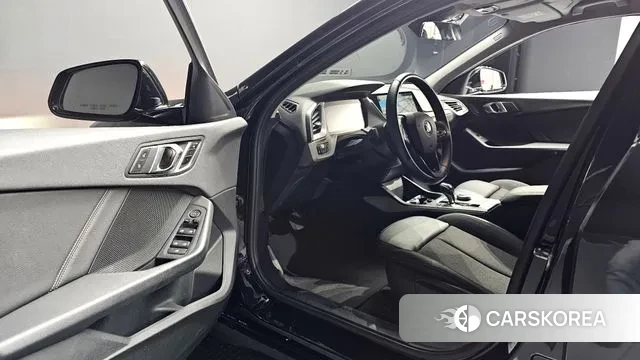 BMW 1 Series (F40) 2020 Черный из Кореи, фото 3