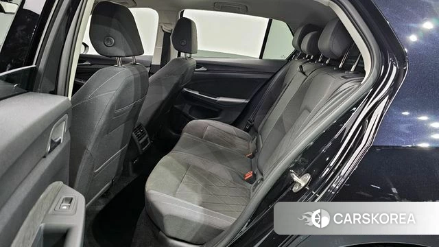 Volkswagen Golf 8th Generation 2023 Черный из Кореи, фото 3