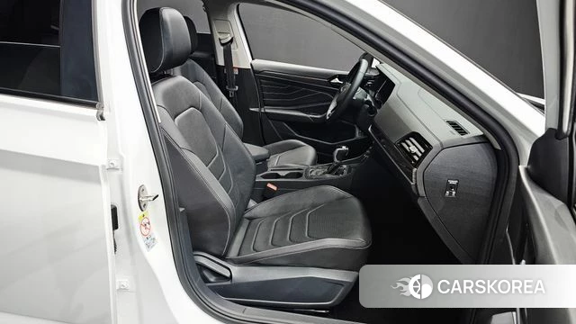 Volkswagen 7th Generation of Jetta 2023 Белый из Кореи, фото 3