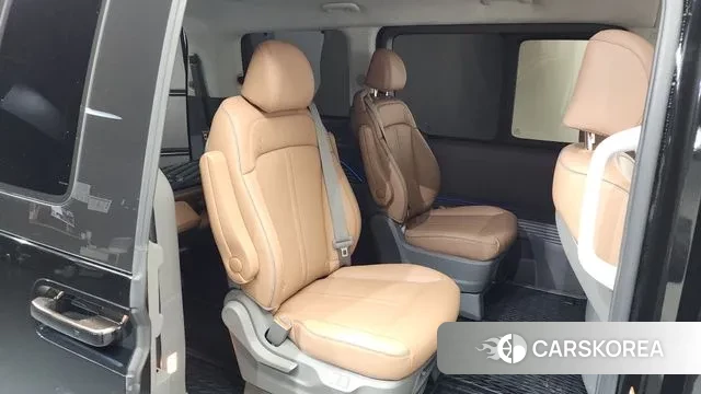 Hyundai Staria 2023 Черный из Кореи, фото 3