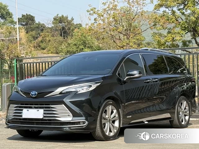 Toyota Saina 2023 Черный из Китая, фото 3