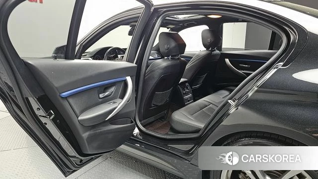 BMW 3 Series (F30) 2018 Белый из Кореи, фото 3