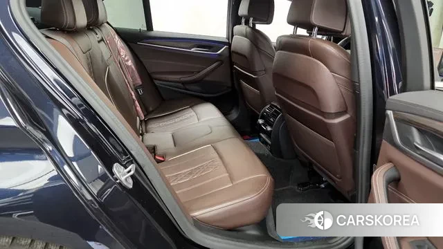 BMW 5 Series (G30) 2021 Черный из Кореи, фото 3