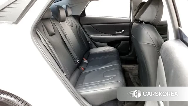 Hyundai Avante Hybrid (CN7) 2023 Белый из Кореи, фото 3