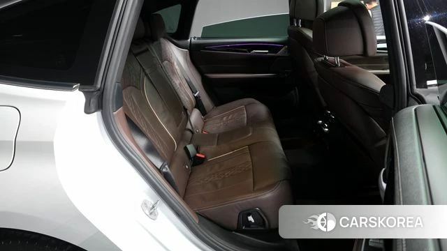 BMW 6 Series GT (G32) 2023 Белый из Кореи, фото 3