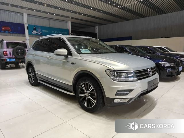 Volkswagen Tiguan L 2019 Серебристо-серый из Китая, фото 3