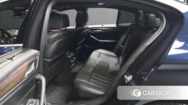 BMW 5 Series (G30) 2018 Черный из Кореи, фото 3