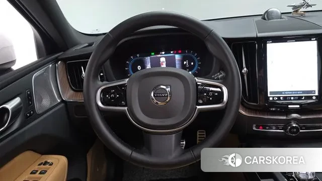 Volvo XC60 second Generation 2023 Белый из Кореи, фото 3