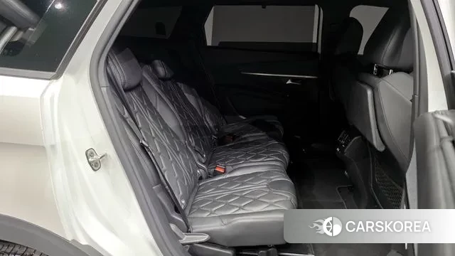 Peugeot 5008 second generation 2024 Белый из Кореи, фото 3