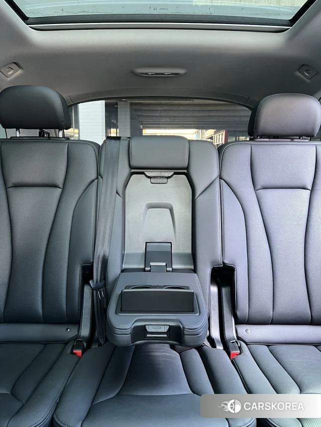 Audi Q7 2023 Черный из Китая, фото 3