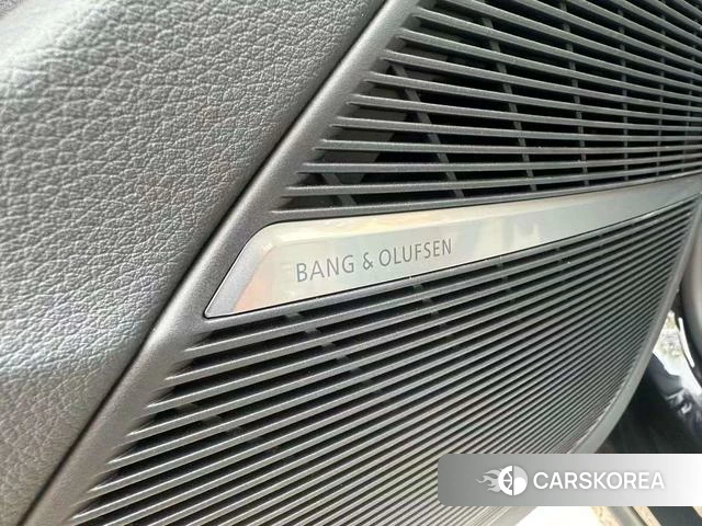 Audi Q8 2025 Черный из Китая, фото 3