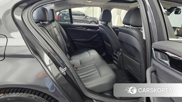 BMW 5 Series (G30) 2018 Серый из Кореи, фото 3
