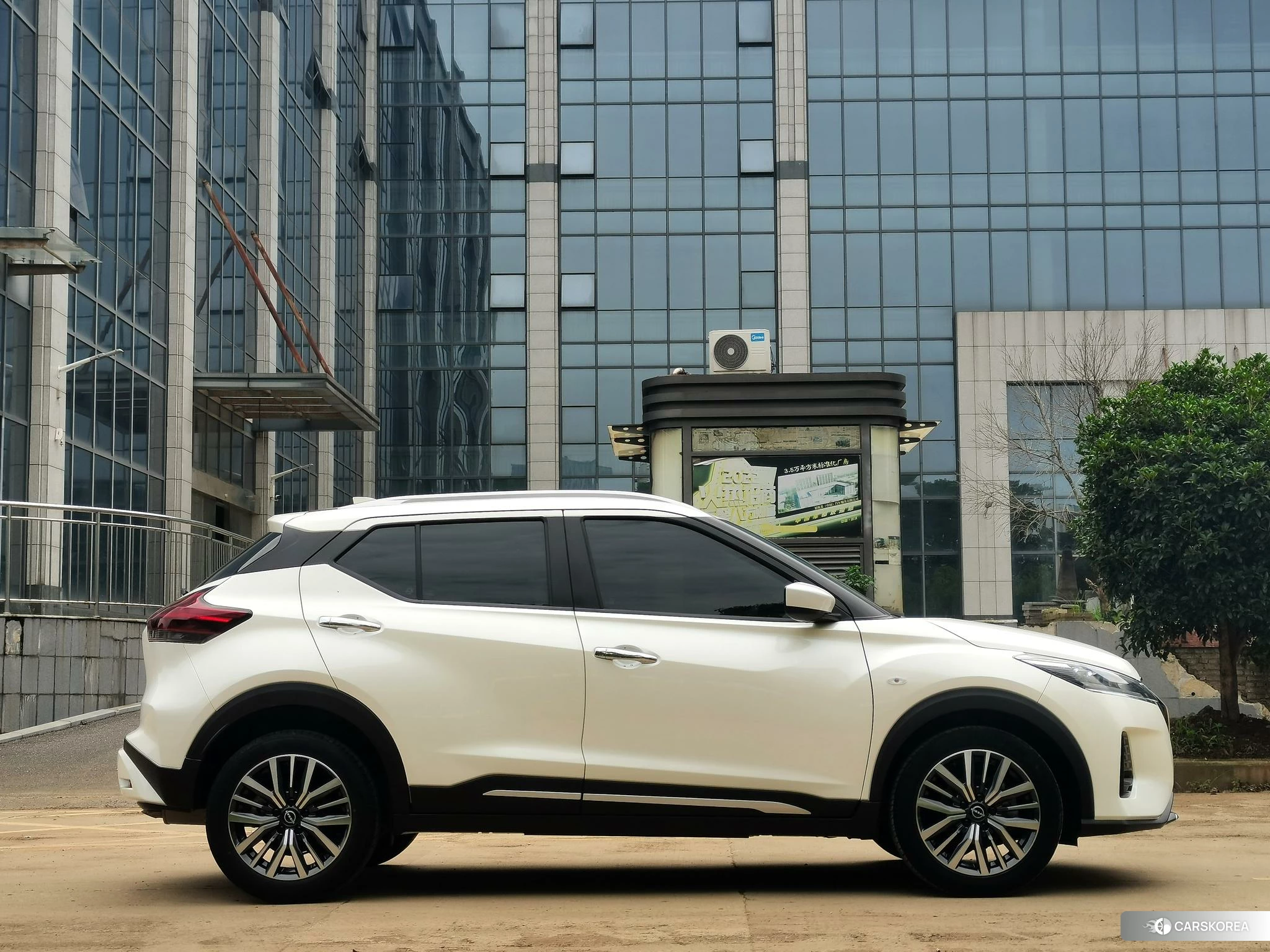 Nissan Jinke 2023 Белый из Китая, фото 3