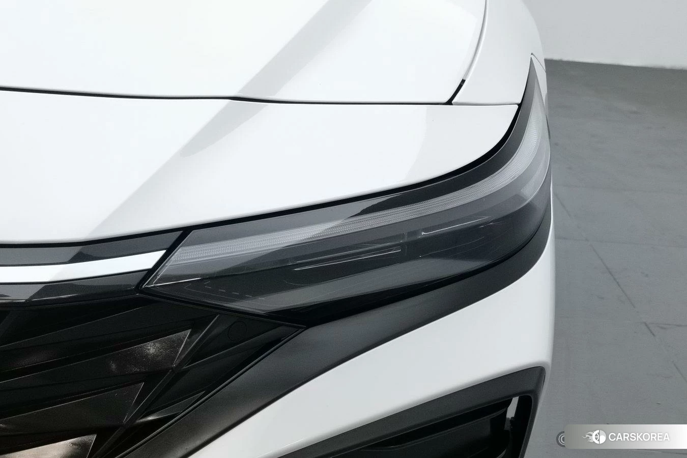 Hyundai Elantra 2023 Белый из Китая, фото 3