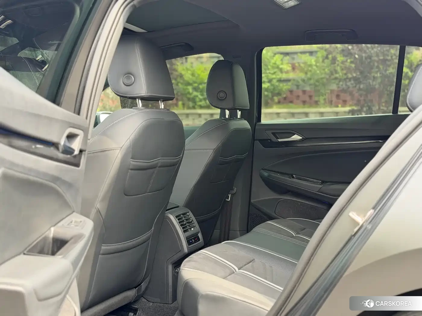 Volkswagen Golf 2022 Silver/gray из Китая, фото 3