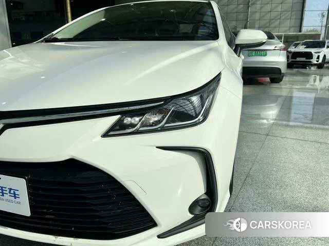 Toyota Corolla 2021 Белый из Китая, фото 3