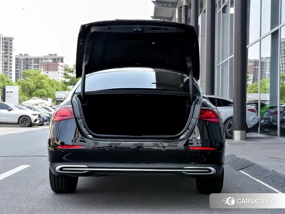 Mercedes-Benz E-Class 2026 Черный из Китая, фото 3