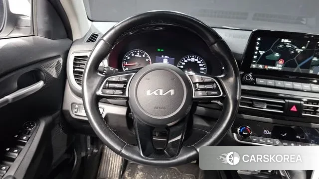Kia Seltos 2022 Белый из Кореи, фото 3