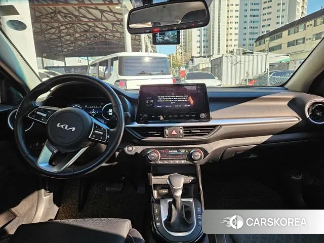 Kia The New K3 2nd generation 2022 Белый из Кореи, фото 3