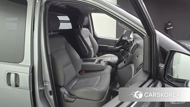Hyundai The New Grand Starex 2019 Серебристо-серый из Кореи, фото 3