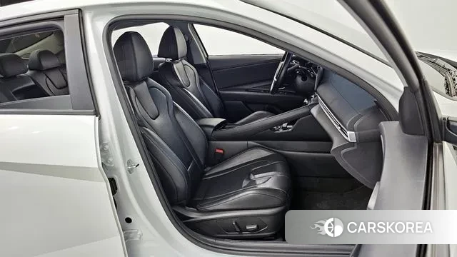 Hyundai The New Avante (CN7) 2023 Белый из Кореи, фото 3