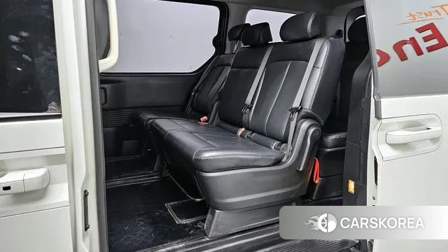 Hyundai Staria 2022 Белый из Кореи, фото 3