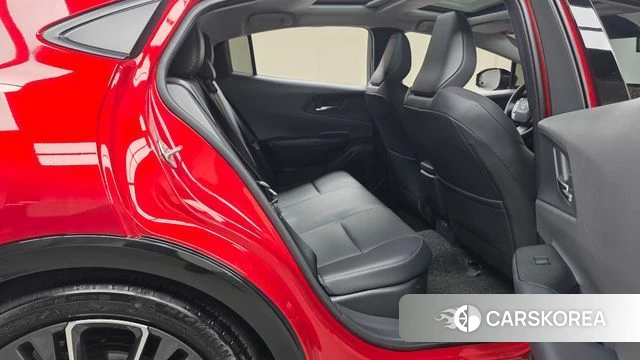 Toyota Prius 5th Generation 2024 Красный из Кореи, фото 3