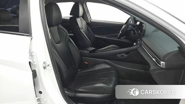 Hyundai Avante Hybrid (CN7) 2022 Белый из Кореи, фото 3