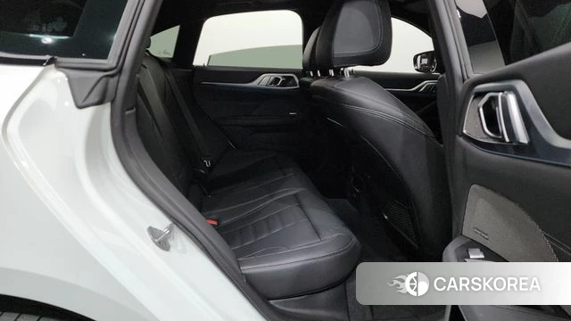 BMW i4 2023 Белый из Кореи, фото 3