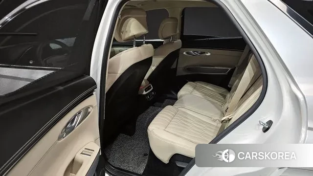 Genesis GV70 2023 Белый из Кореи, фото 3