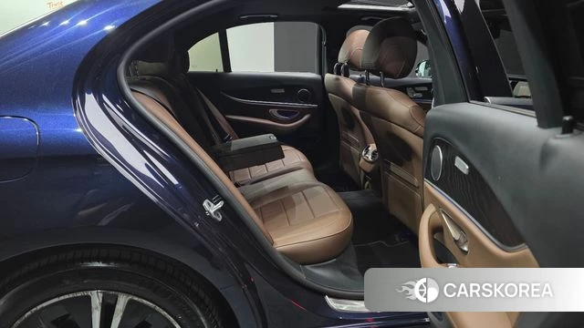 Mercedes-Benz E-Class W213 2022 Синий из Кореи, фото 3