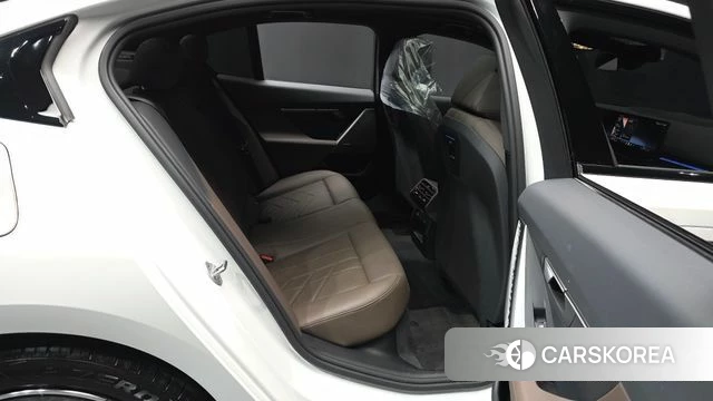 BMW 5 Series (G60) 2024 Белый из Кореи, фото 3