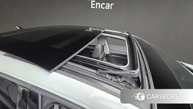 Volkswagen Golf 8th Generation 2023 Белый из Кореи, фото 3