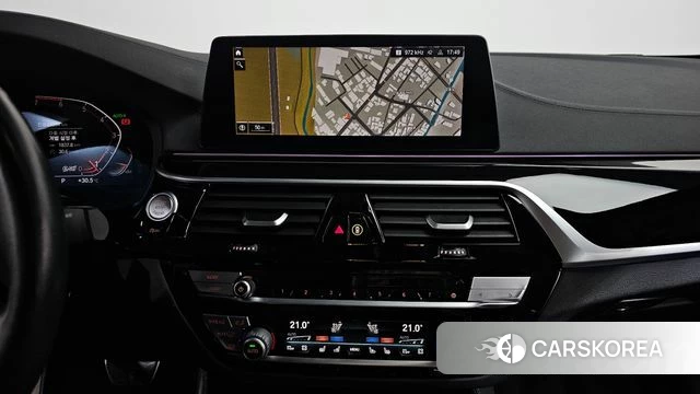 BMW 5 Series (G30) 2020 Белый из Кореи, фото 3
