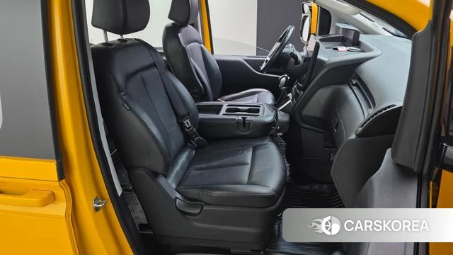 Hyundai Staria 2021 Желтый из Кореи, фото 3