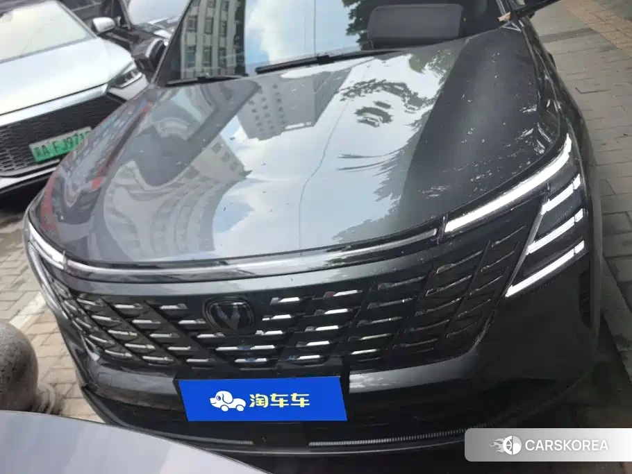 Chang'an Changan CS75PLUS 2026 Silver/gray из Китая, фото 3
